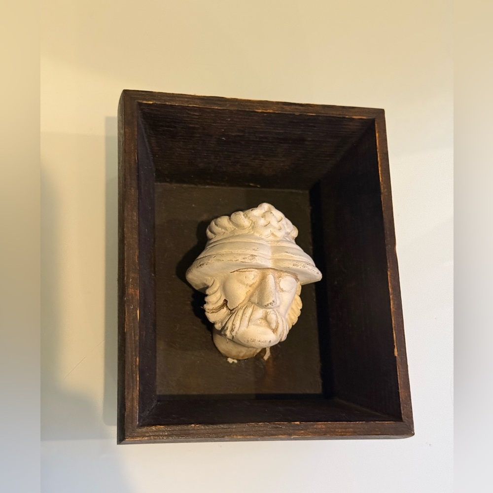 2 Vintage Head Replicates from Wawel Castle Coffered Ceiling of the Envoys' Hall - Picture 3 of 8